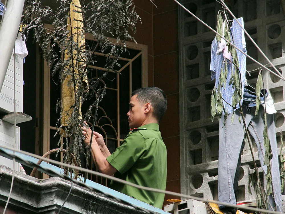 Vụ cháy ở đường Lê Văn Sỹ: Căng mắt tìm manh mối ảnh 8 Vụ cháy ở đường Lê Văn Sỹ: Căng mắt tìm manh mối ảnh 8